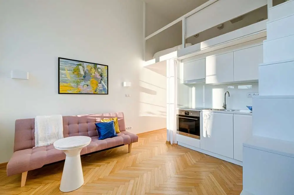 Hoka projekt niewielkiego mieszkania z antresola