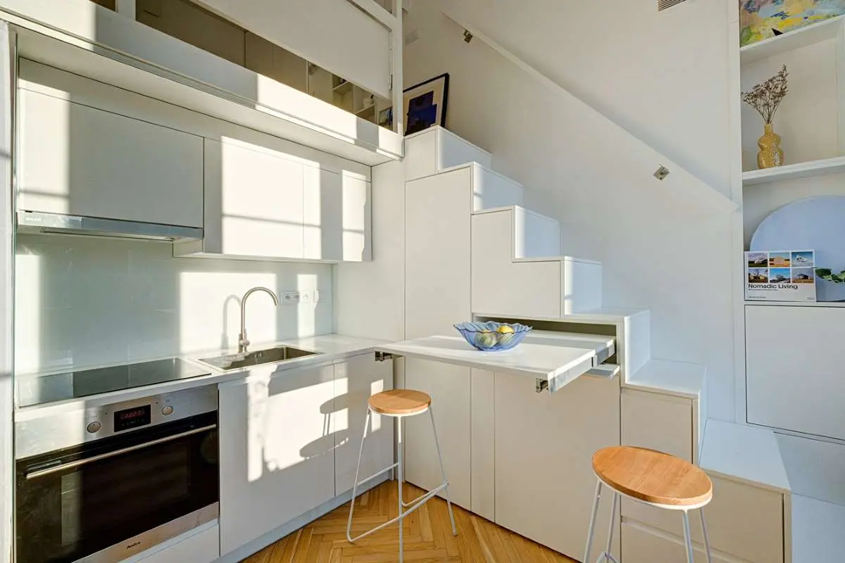 Hoka projekt niewielkiego mieszkania z antresola