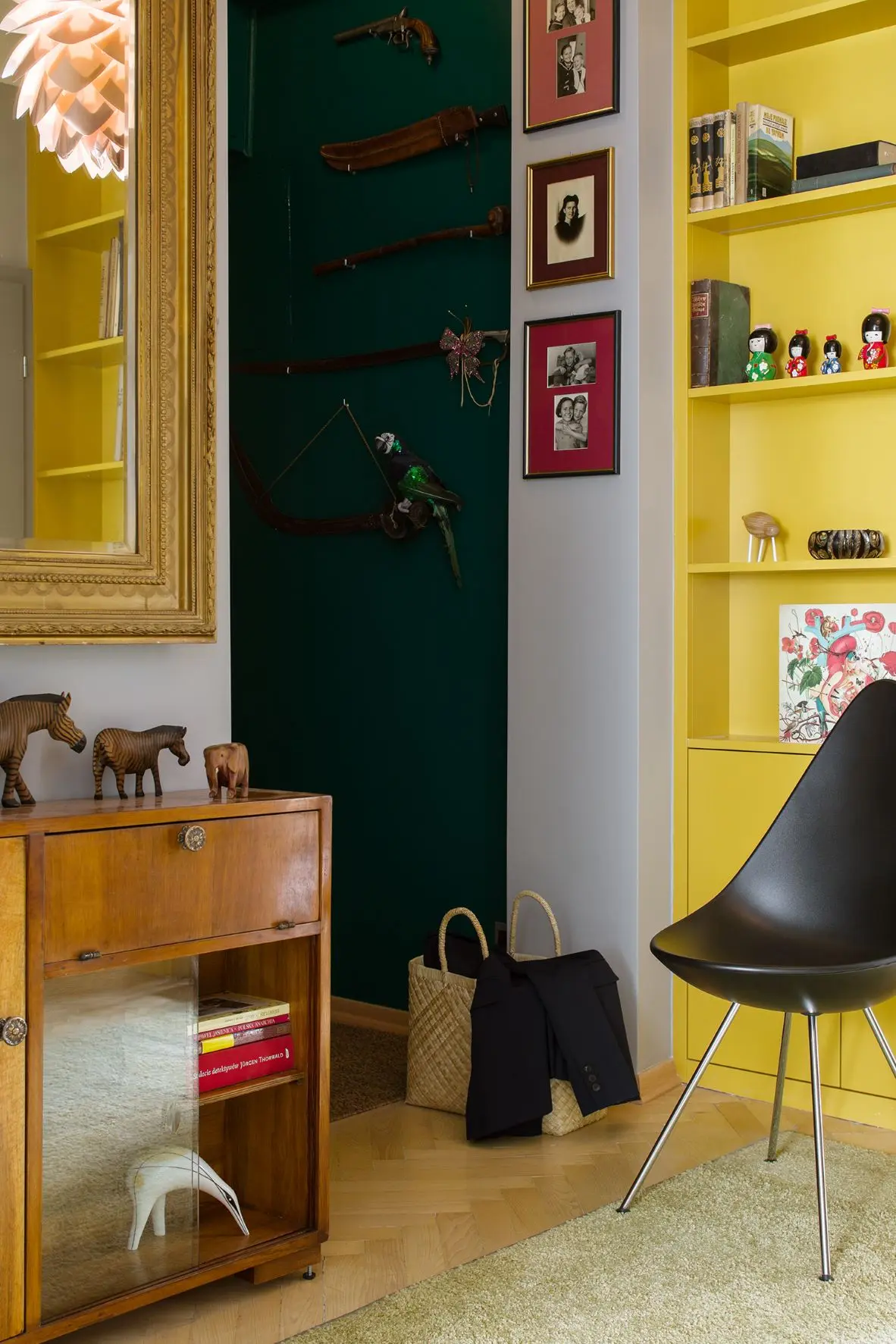 Realizacja iHome Studio - Mieszkanie dla miłośnika designu i historii 