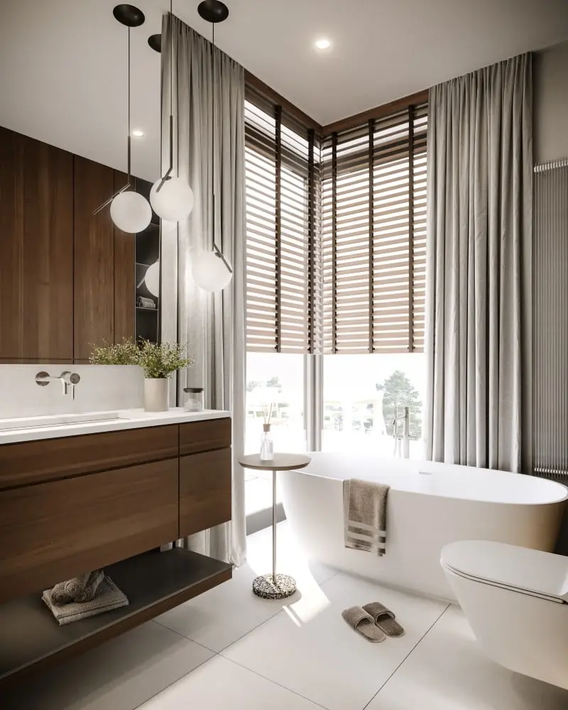 Mała łazienka z wanną wolnostojącą