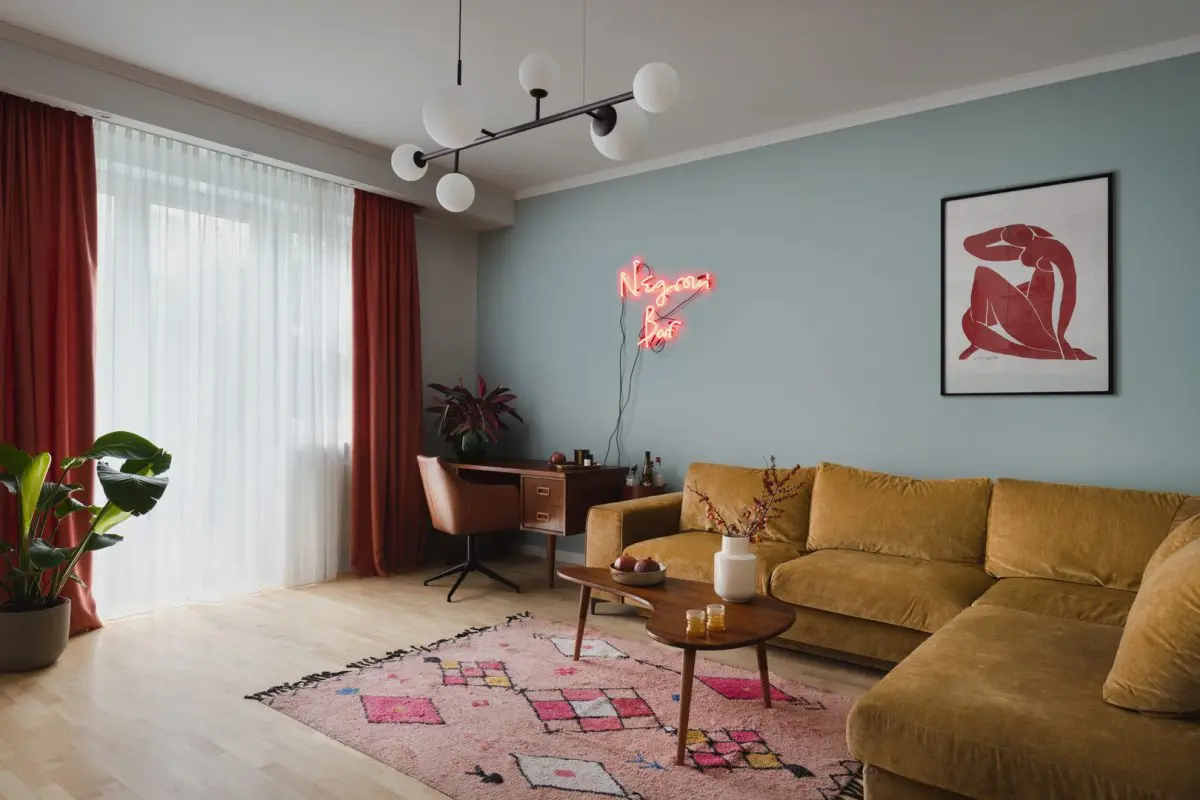 Neonowe napisy  w projekcie HAST Design; Fot.: @md.fotografiawnetrz