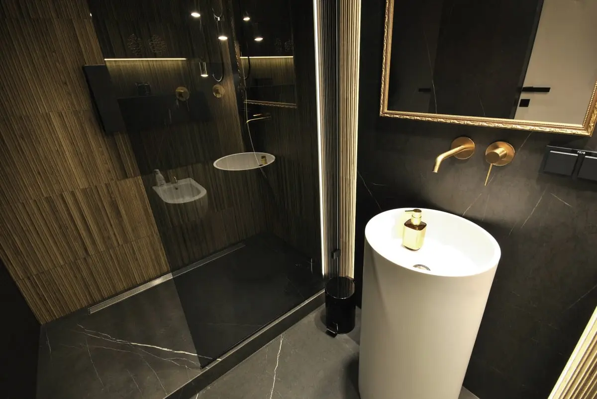 Projekt: Piotr Stolarek