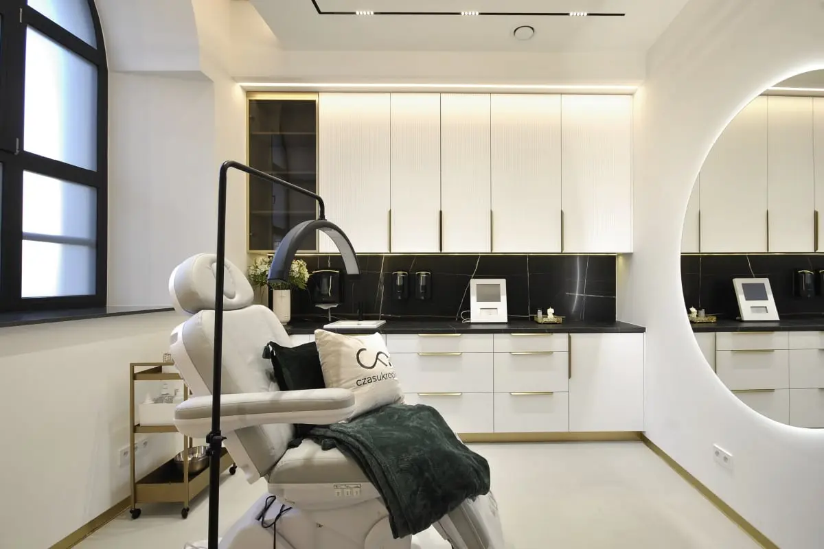 Projekt: Piotr Stolarek