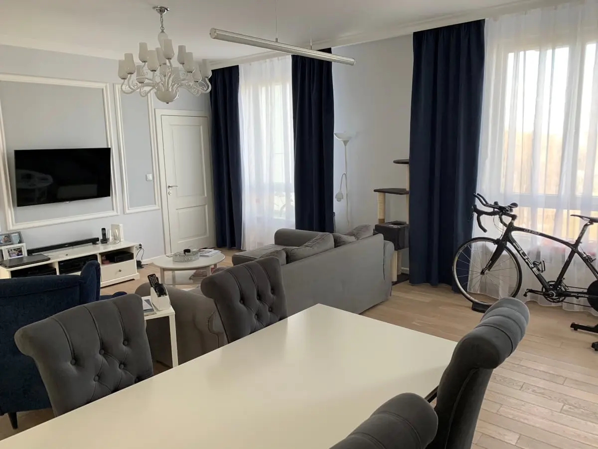 Wnętrze przed metamorfozą | Źródło: Ola Dąbrówka | GOOD VIBES Interiors