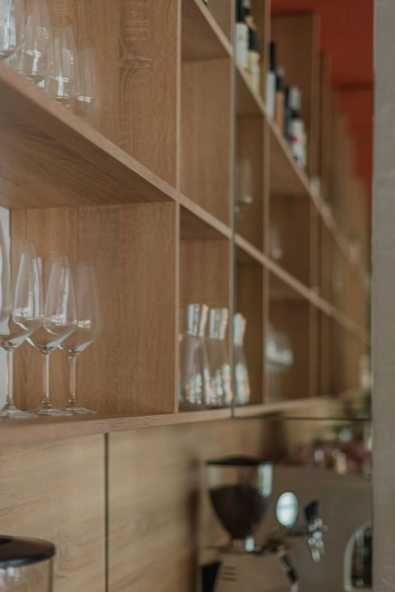 PROJ: MONARCHIA DESIGN