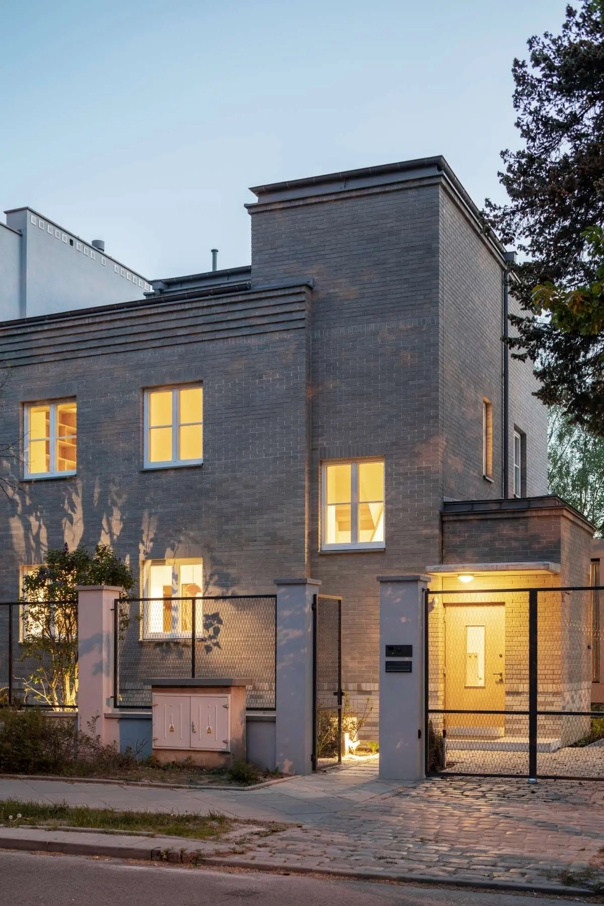 Willa na Starym Żoliborzu | Projekt TZA | Zdjęcia – Marcin Grabowiecki