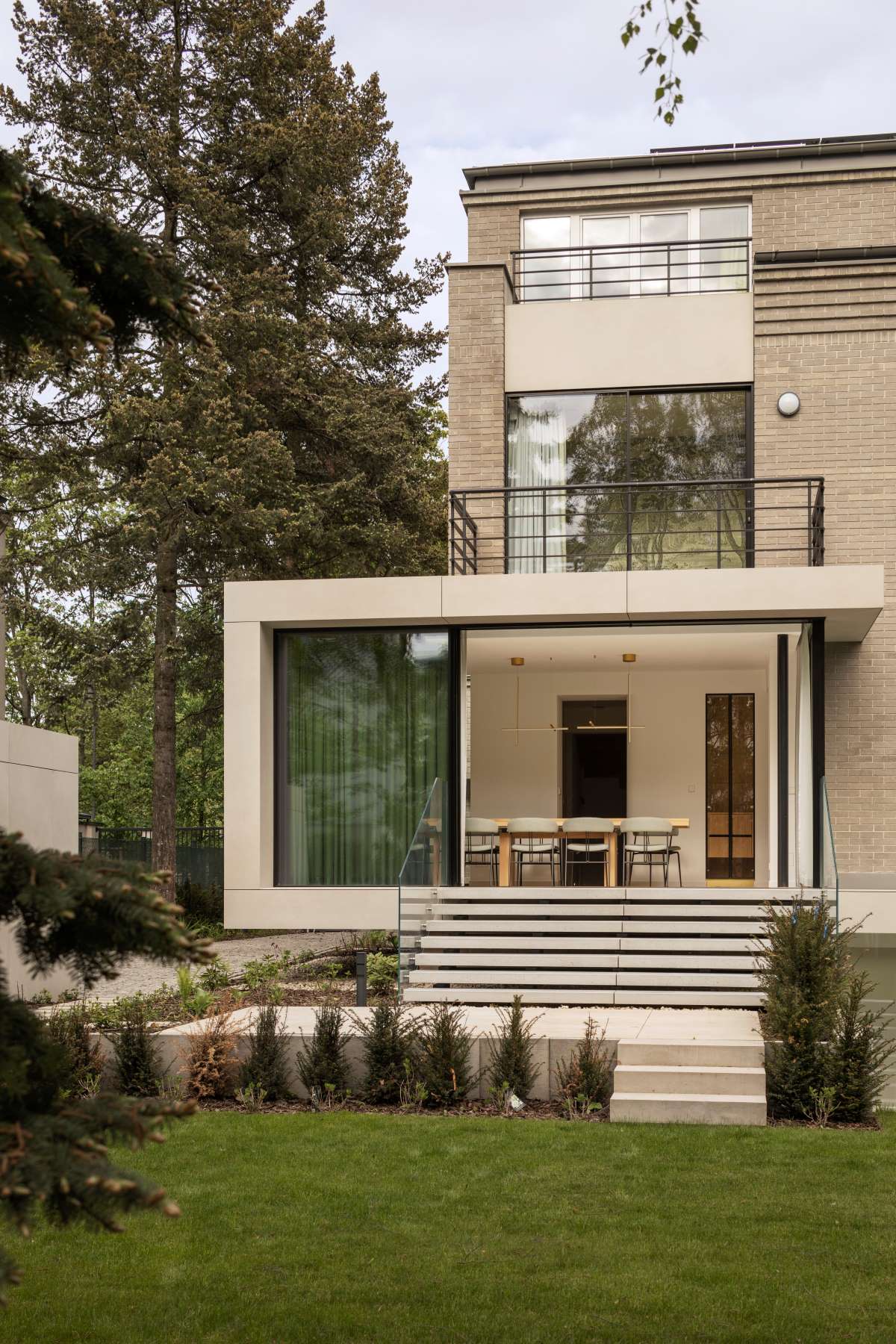 Willa na Starym Żoliborzu | Projekt TZA | Zdjęcia – Marcin Grabowiecki