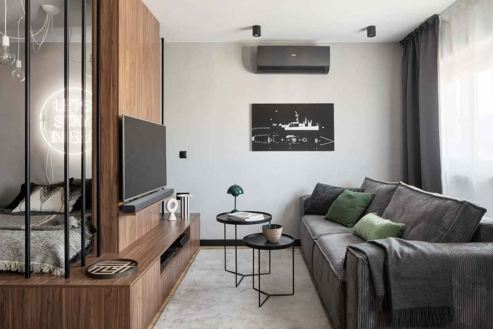 M.A.Kolektyw i Agata Izdebska Autorem zdjęć: Marcin Grabowiecki Stylistka: Eliza Mrozińska.