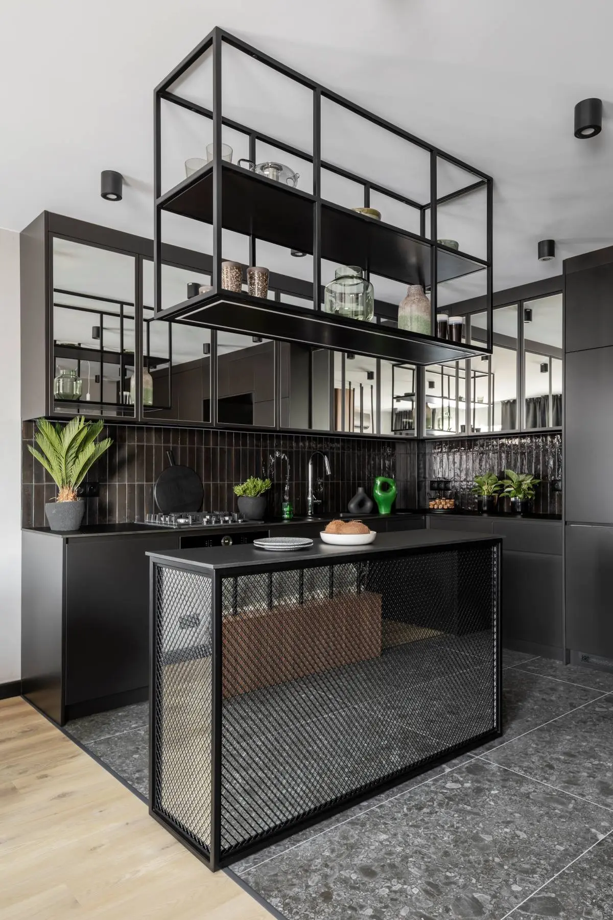 M.A.Kolektyw i Agata Izdebska Autorem zdjęć: Marcin Grabowiecki Stylistka: Eliza Mrozińska.