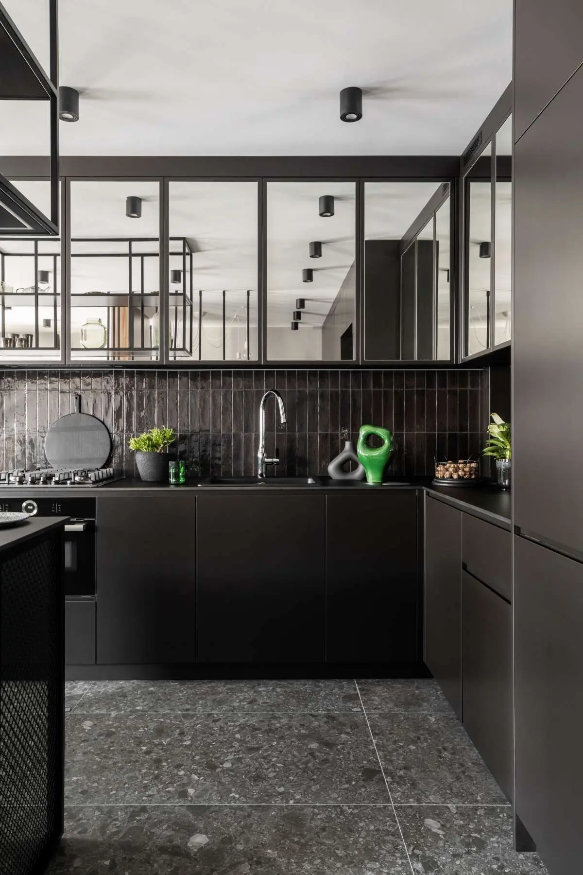 M.A.Kolektyw i Agata Izdebska Autorem zdjęć: Marcin Grabowiecki Stylistka: Eliza Mrozińska.