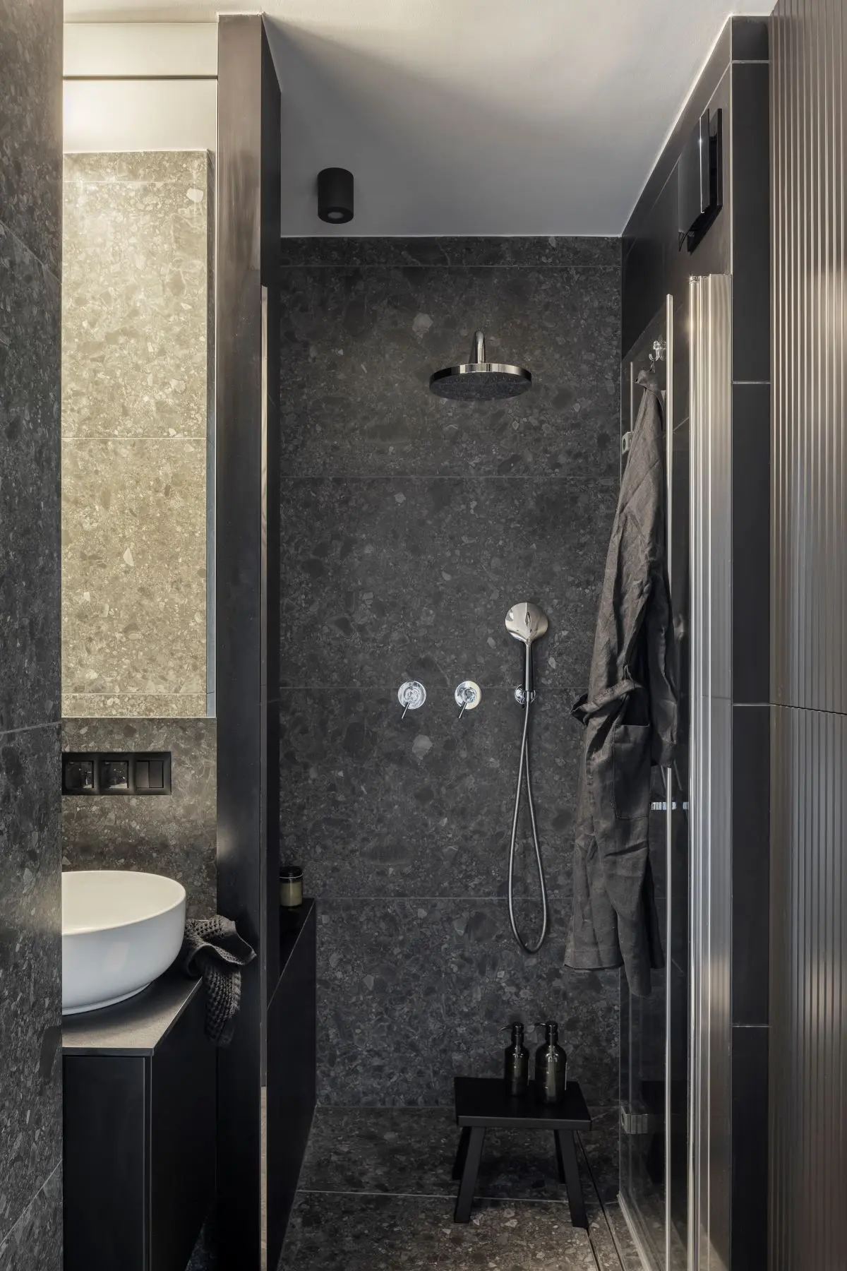 M.A.Kolektyw i Agata Izdebska Autorem zdjęć: Marcin Grabowiecki Stylistka: Eliza Mrozińska.