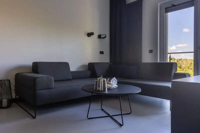 Proj.: Mano Marta Krukowska; Fot.: MUFKA Fotografia