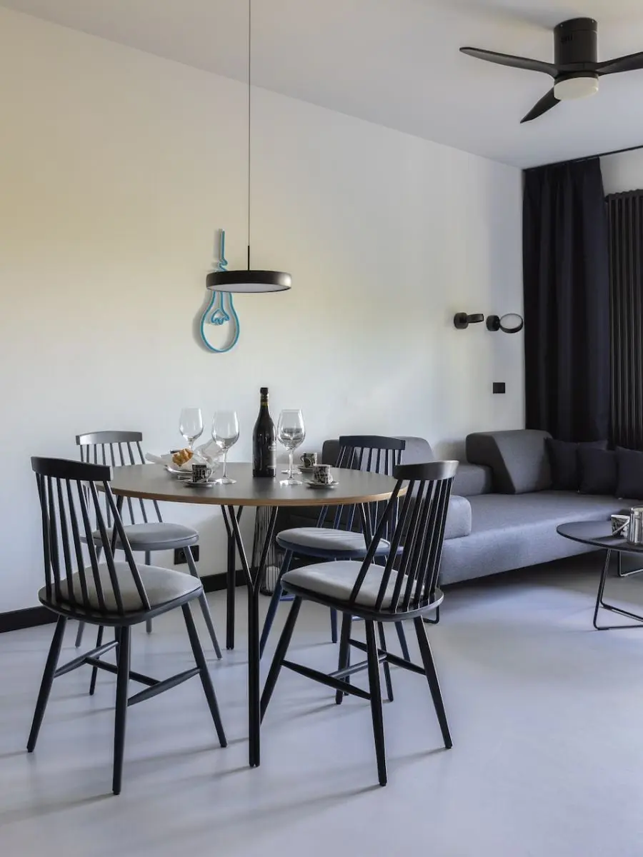 Proj.: Mano Marta Krukowska; Fot.: MUFKA Fotografia