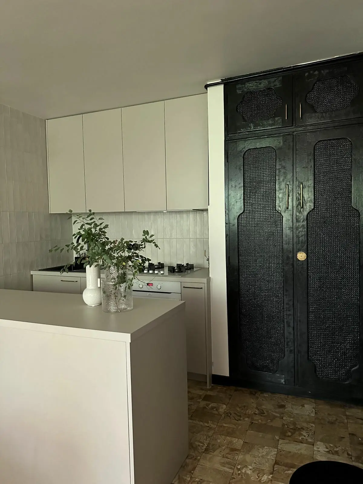 Kuchnia z oliwkowymi frontami Design: Metraż