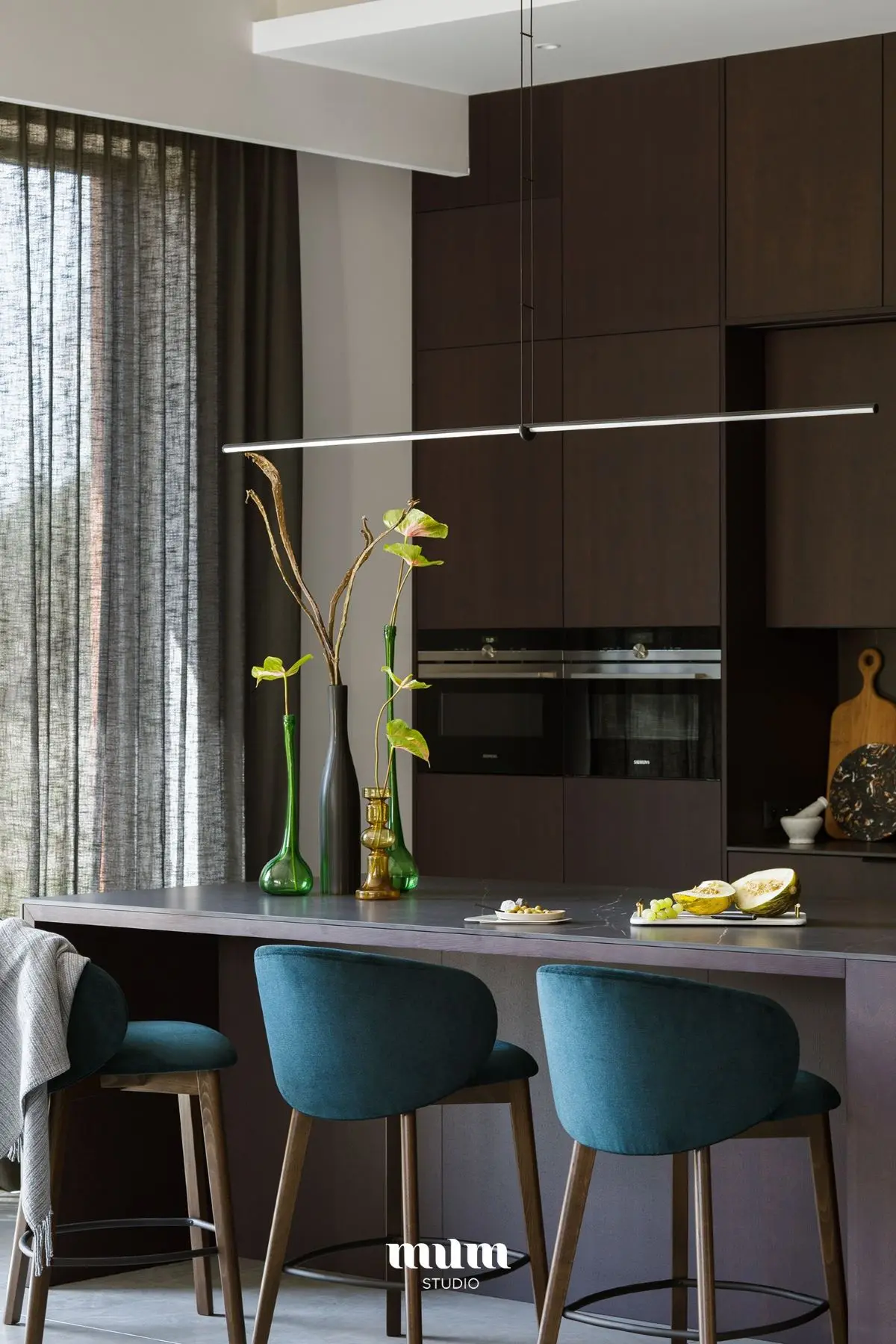 Wnętrze 240 metrowego domu inspirowane Afryką | Design: MUM STUDIOWnętrze 240 metrowego domu inspirowane Afryką | Design: MUM STUDIO