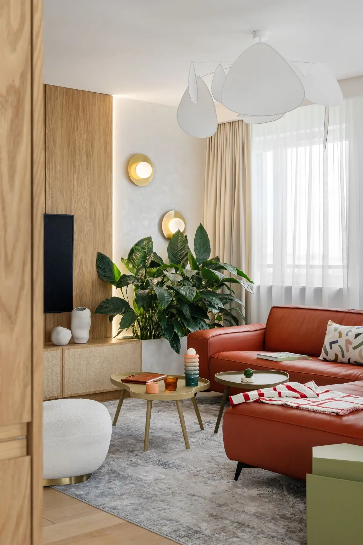 Butterfly Studio | Salon z czerwonym narożnikiem 