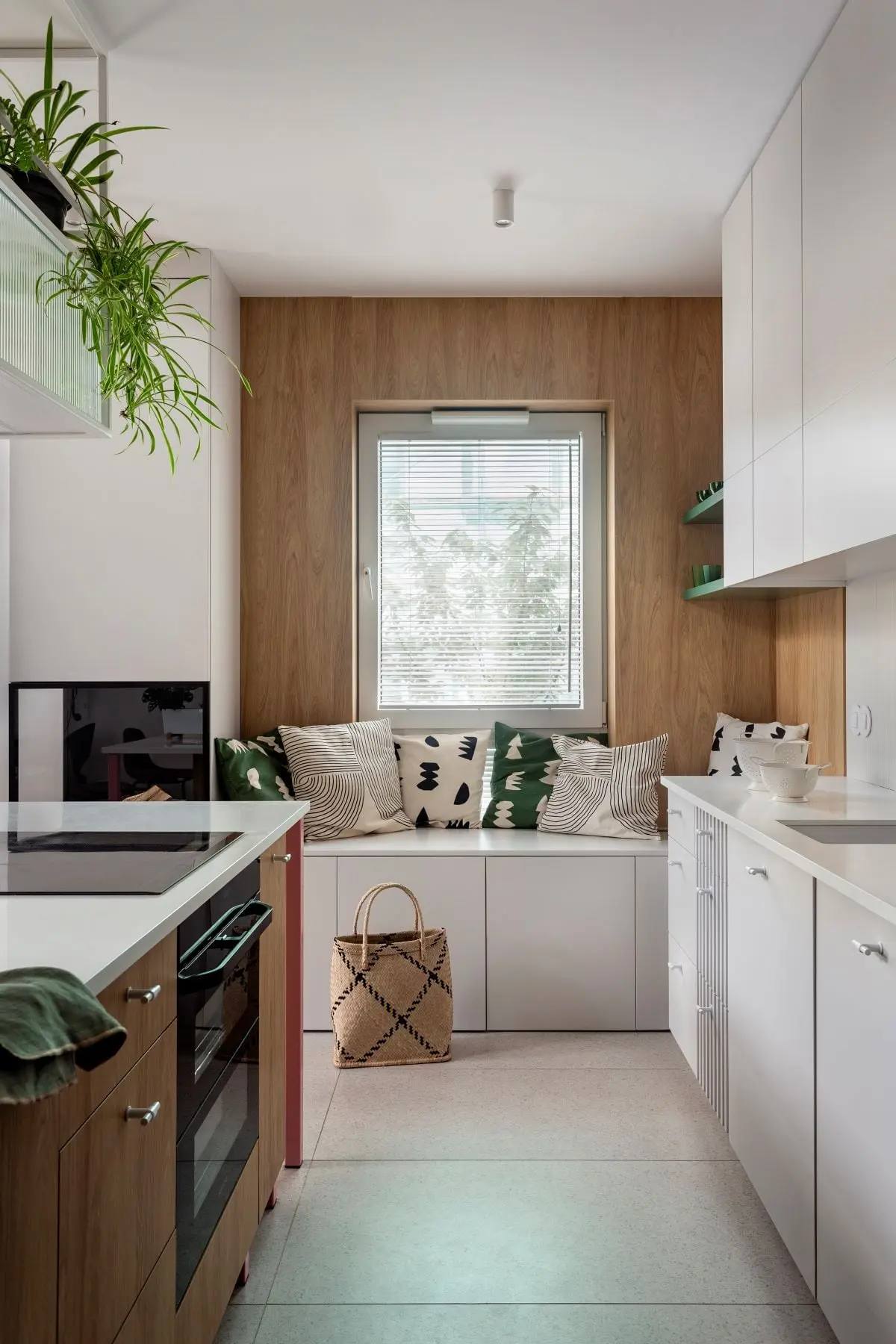 Projekt: ONUKO Karolina Jackowska  Zdjęcia: Martyna Rudnicka  Stylizacja do sesji: Eliza Mrozińska