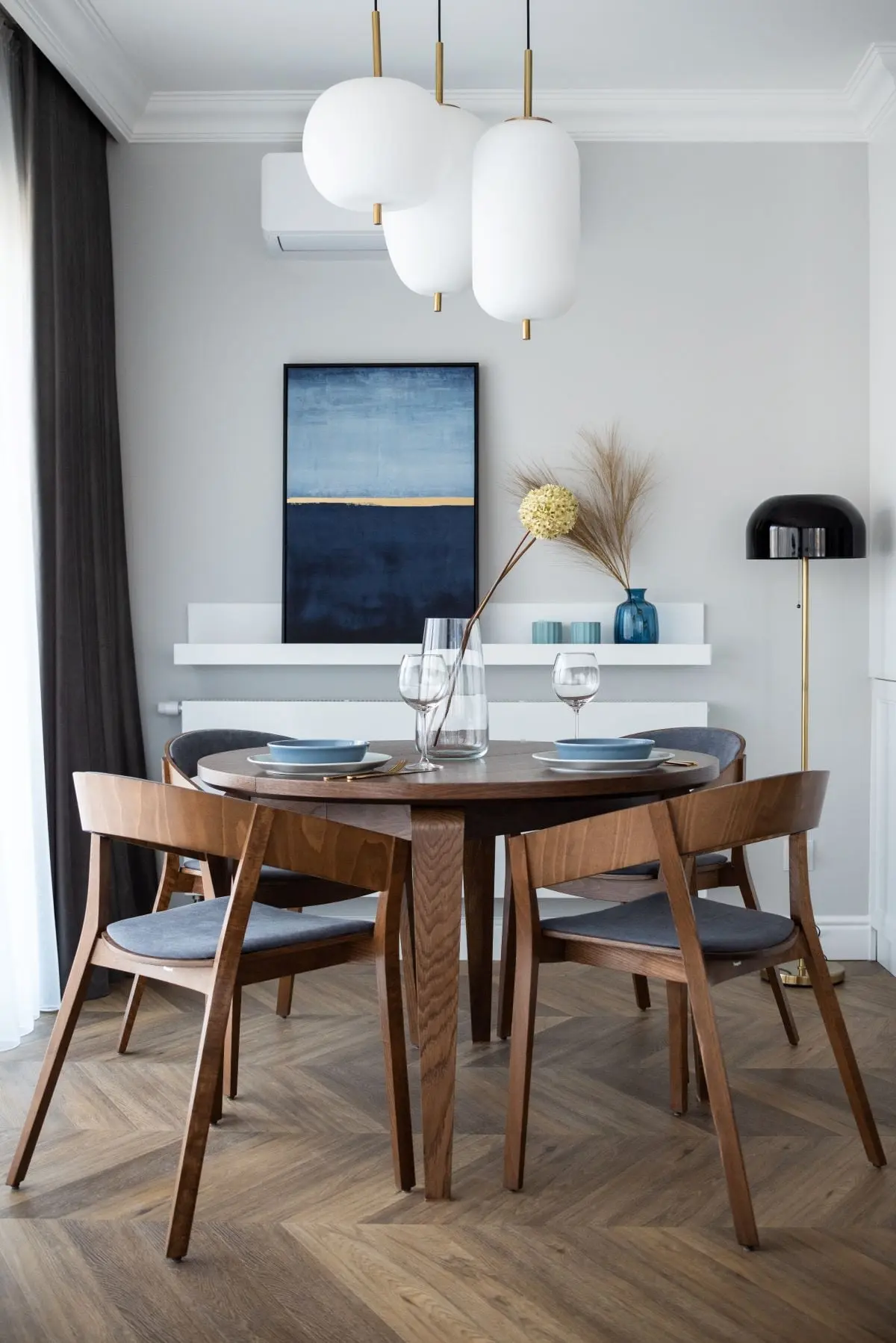 65-metrowe mieszkanie nad jeziorem Mikołajskim | Design: Alicja Łotysz-Pogorzelska z Pracowni Amaltea