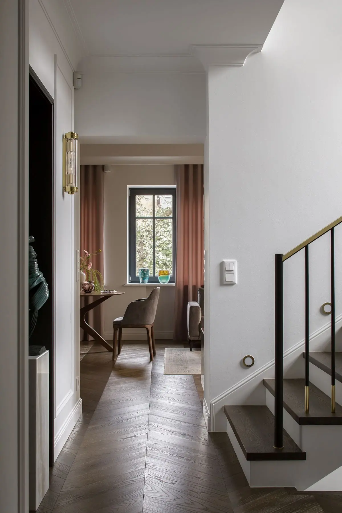 DOM MODERN CLASSIC Z AKCENTAMI ART DÉCO W KRAKOWIE | DESIGN: MANGO INVESTMENTS