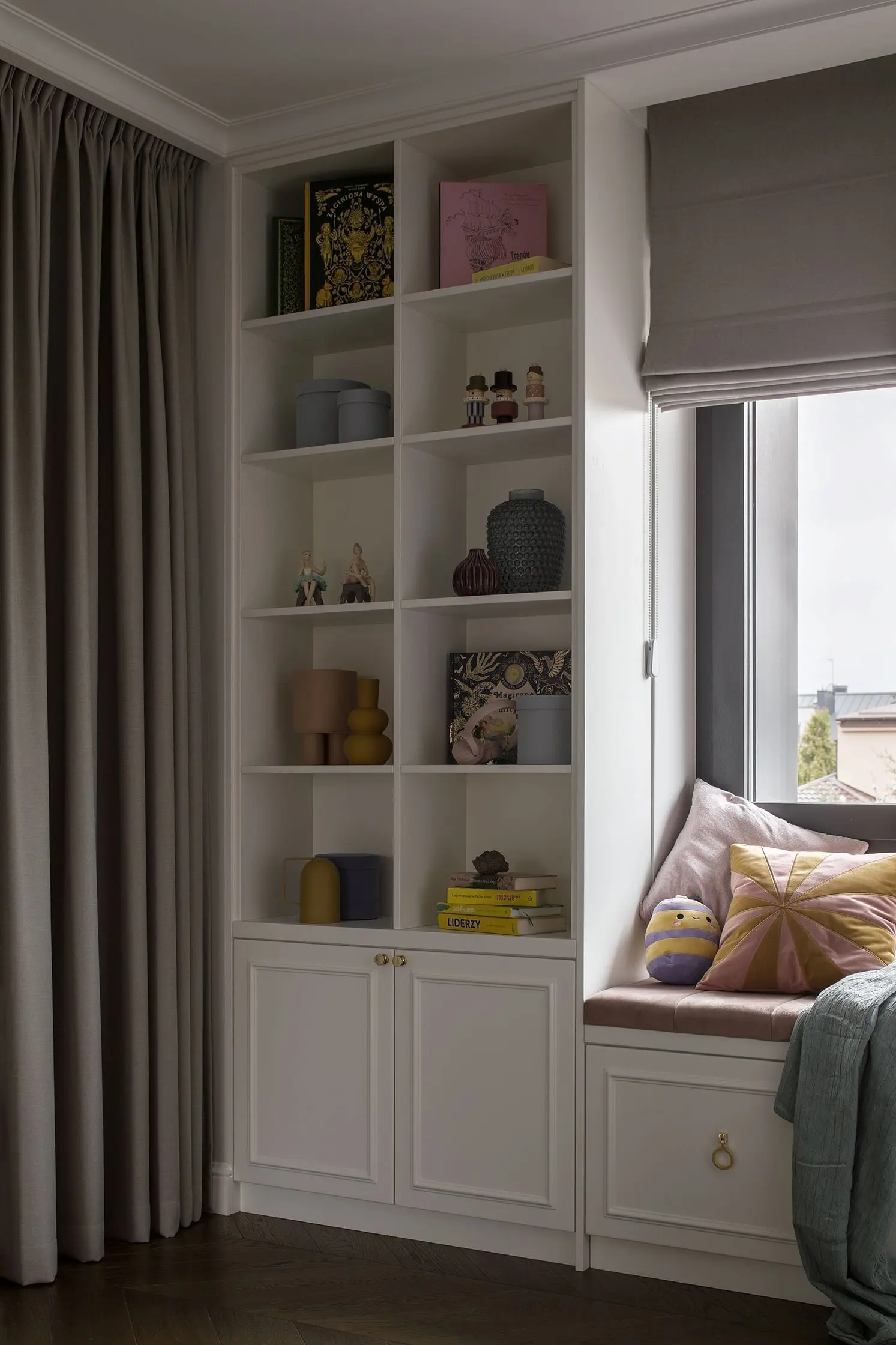 DOM MODERN CLASSIC Z AKCENTAMI ART DÉCO W KRAKOWIE | DESIGN: MANGO INVESTMENTS