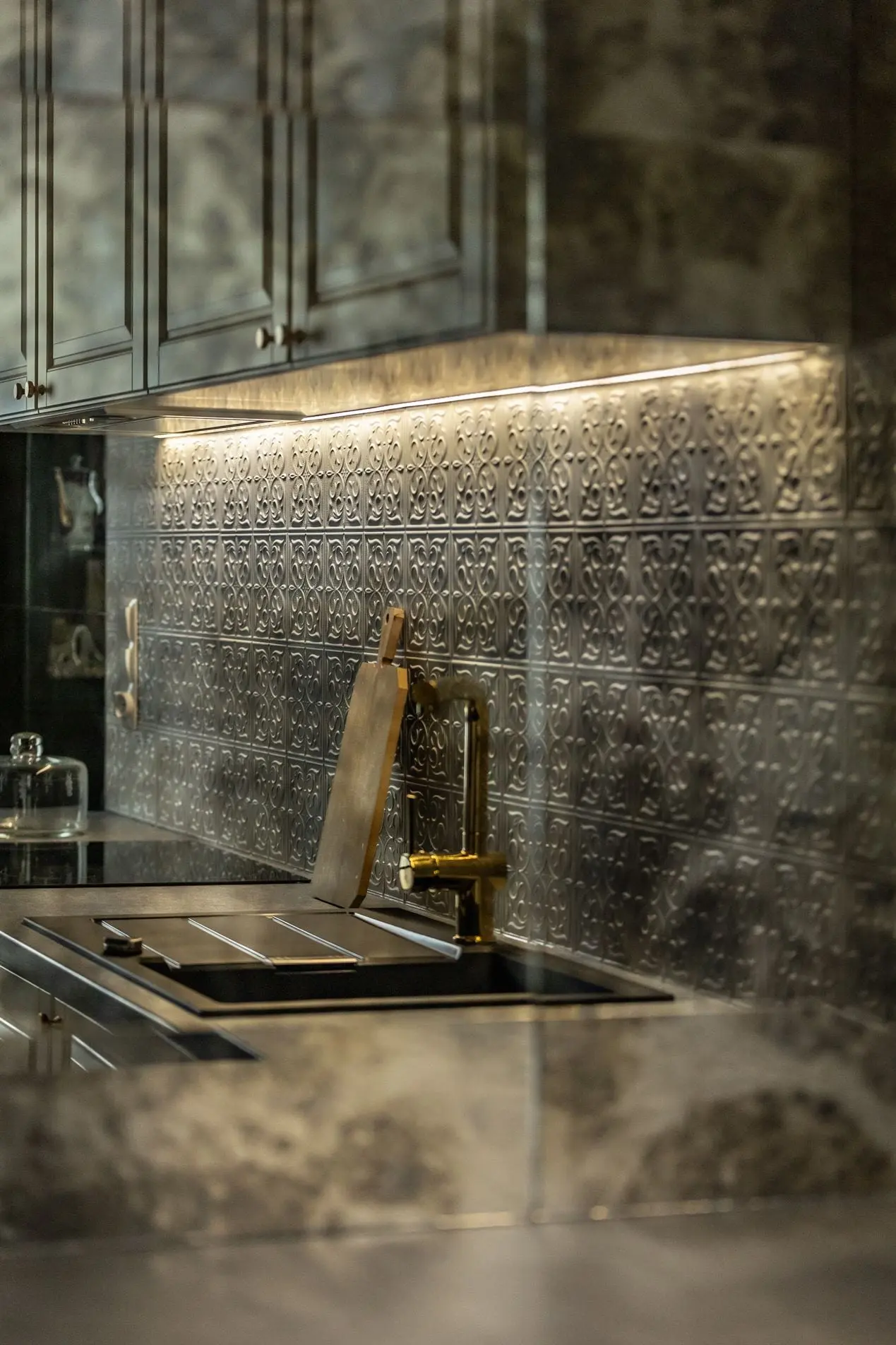 32 metrowe mieszkanie z nutą luksusu | Design: Polański Studio Design: Polański Studio Foto: @dekorialove