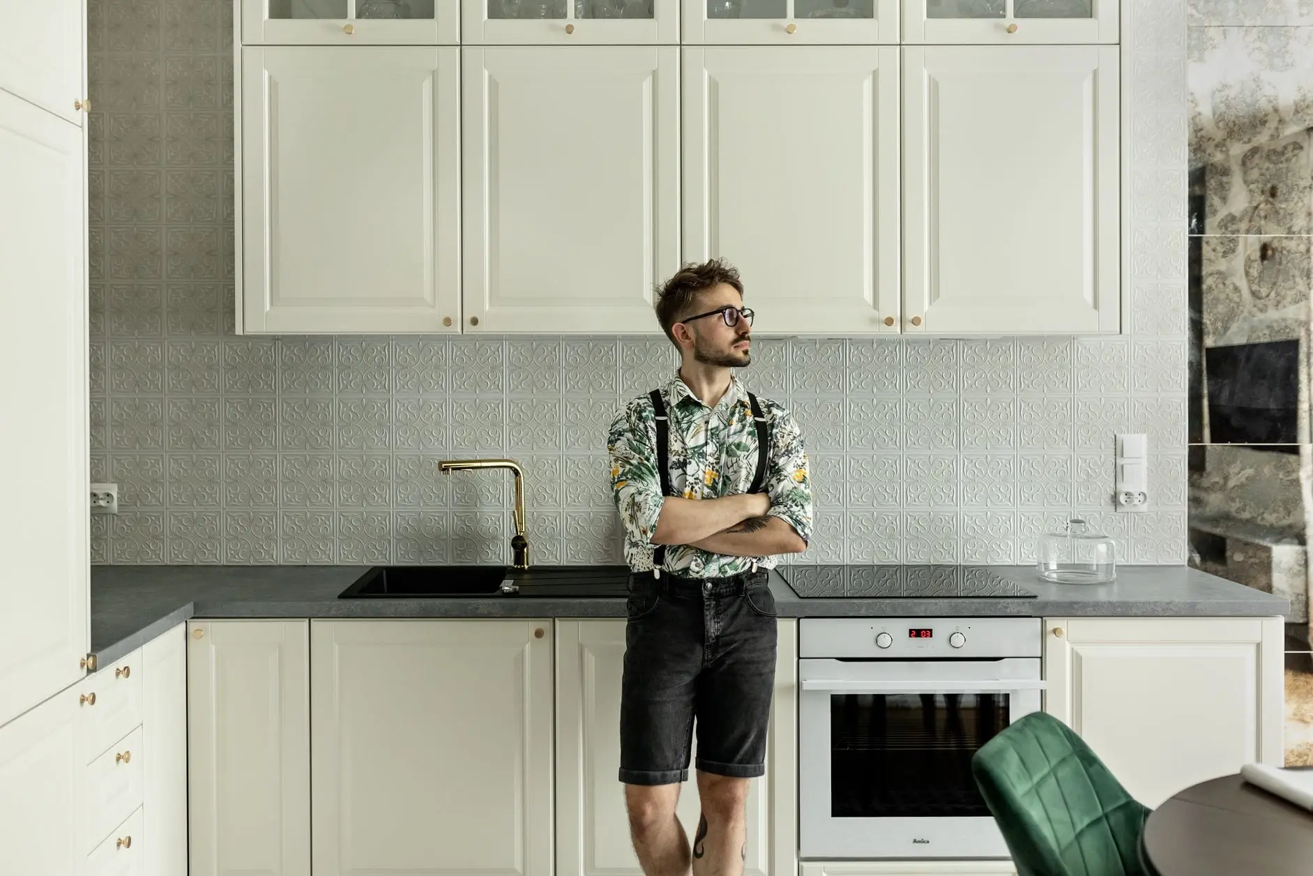 32 metrowe mieszkanie z nutą luksusu | Design: Polański Studio Design: Polański Studio Foto: @dekorialove