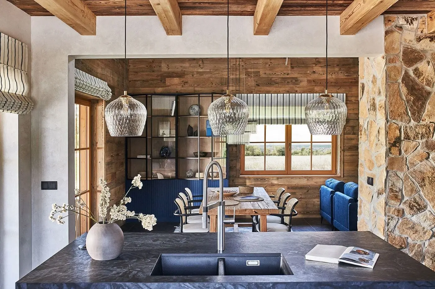 Design: Gabriel Helegda