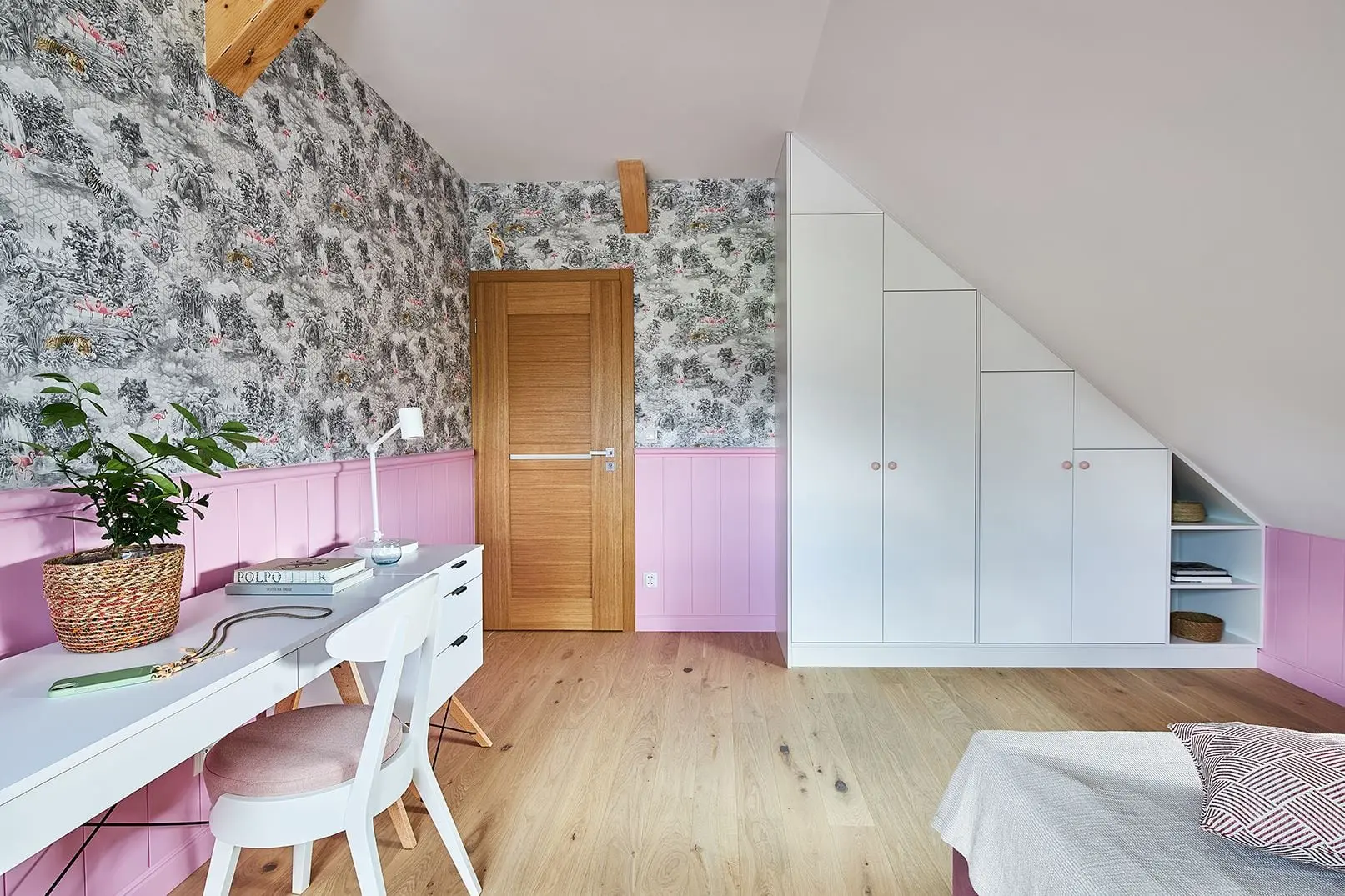 Design: Gabriel Helegda