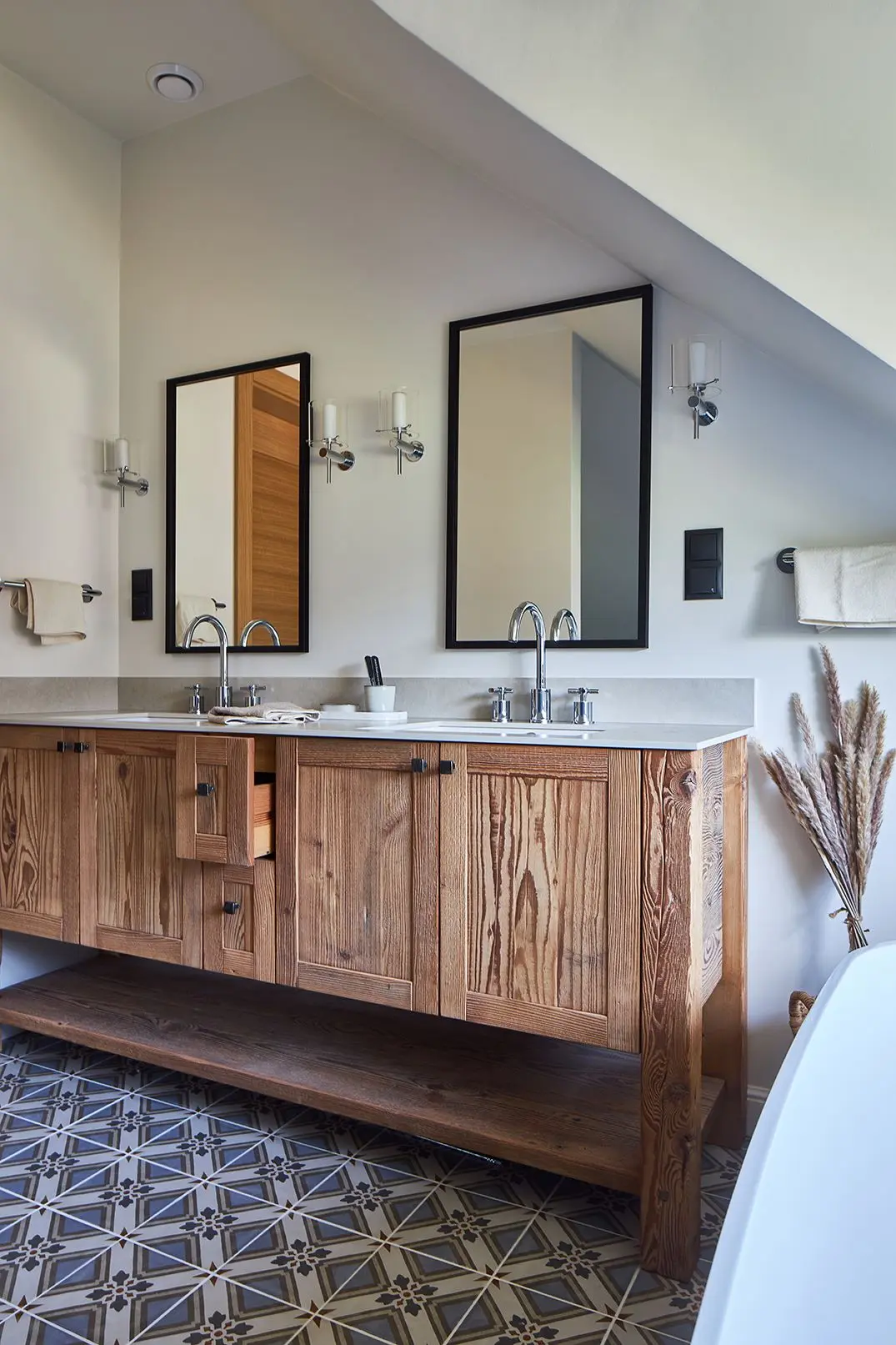 Design: Gabriel Helegda