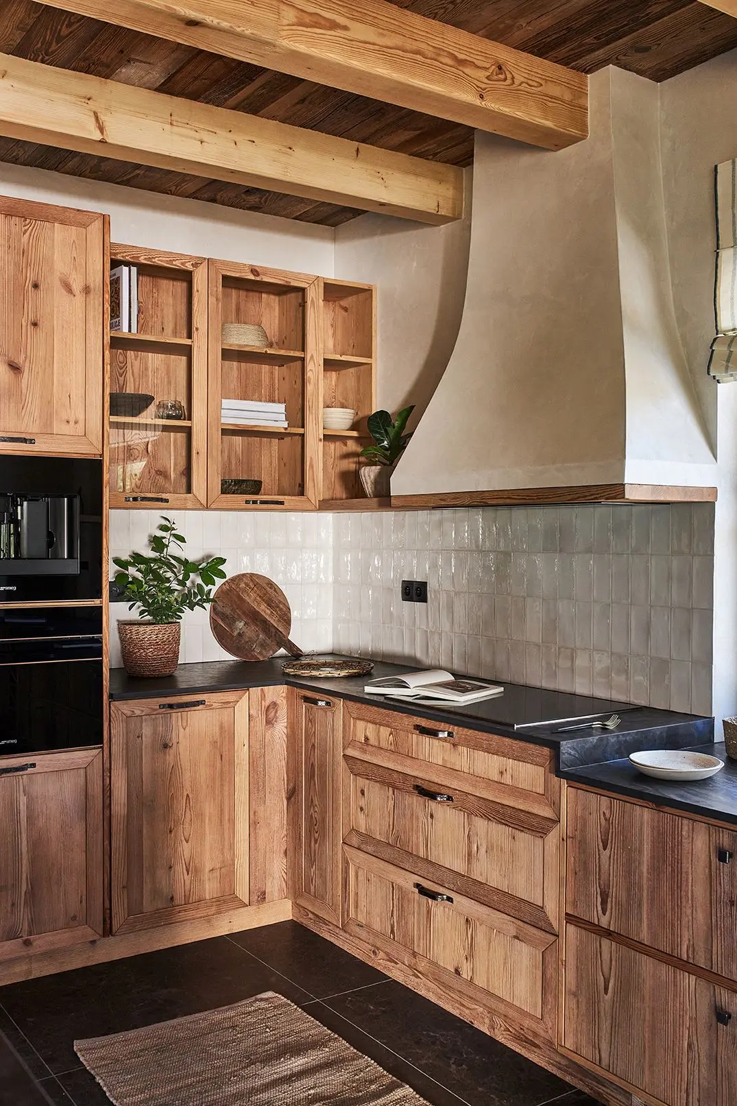 Design: Gabriel Helegda