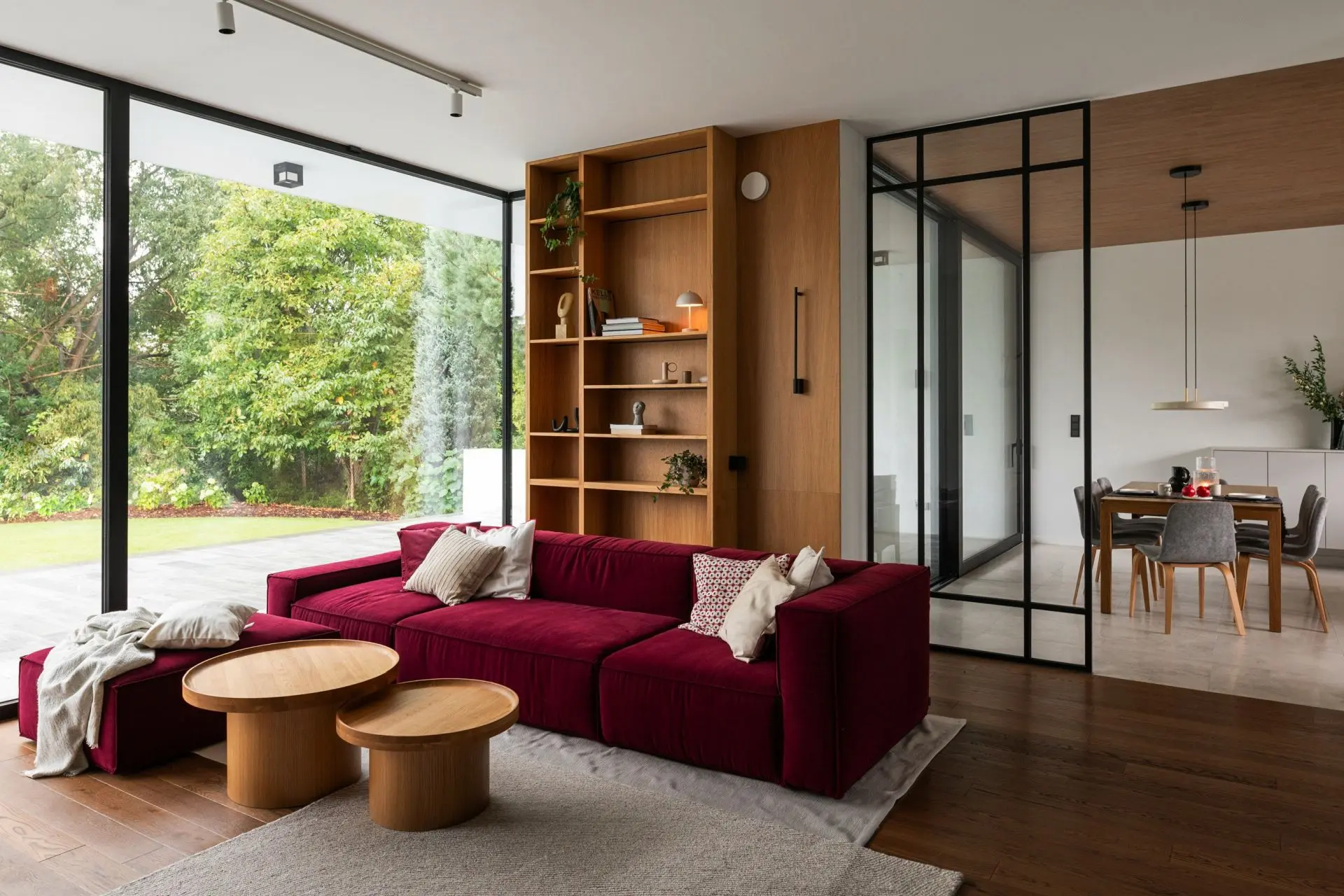 Viva magenta! 200 metrowy dom pod Warszawą | Design: P/art