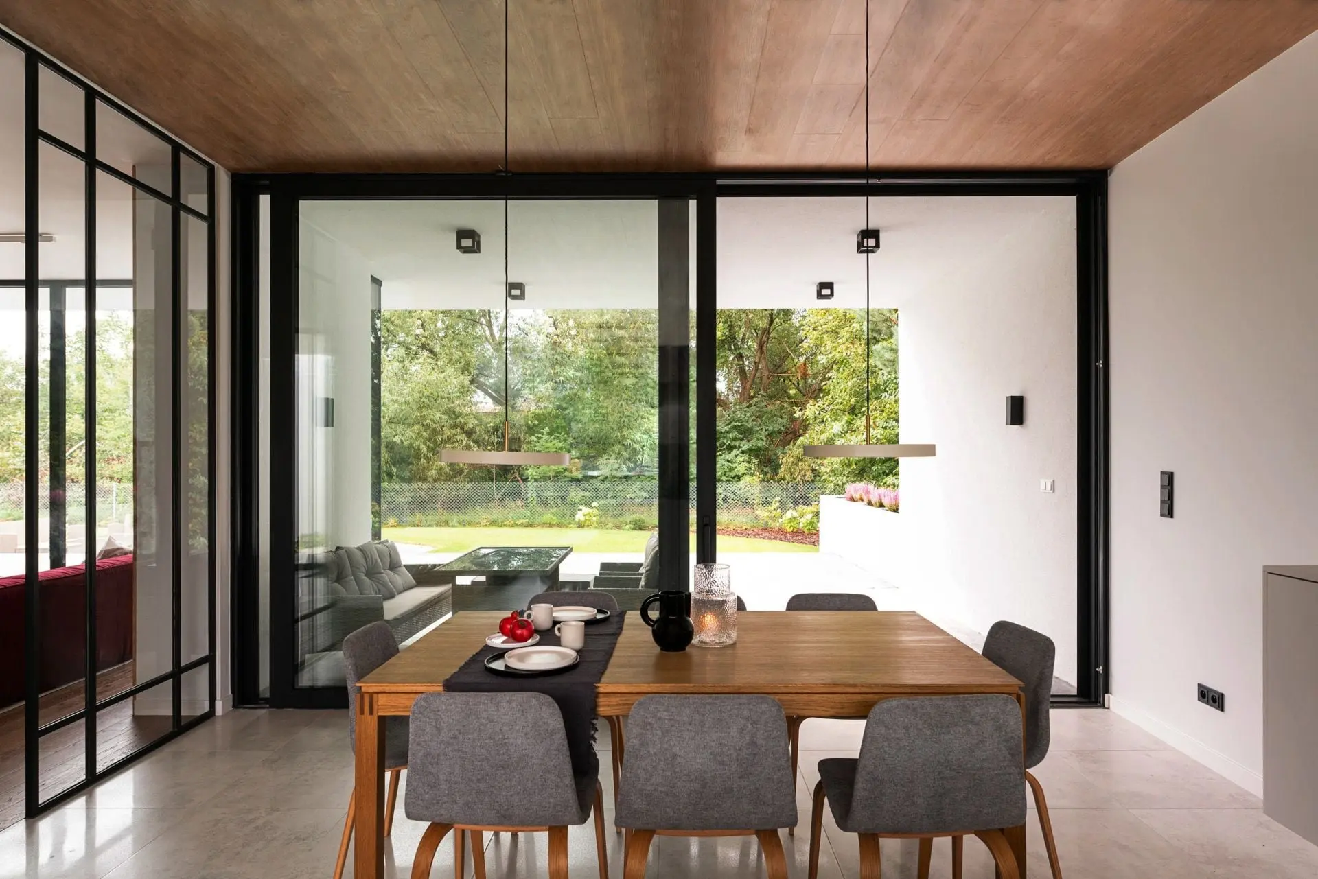 Viva magenta! 200 metrowy dom pod Warszawą | Design: P/art