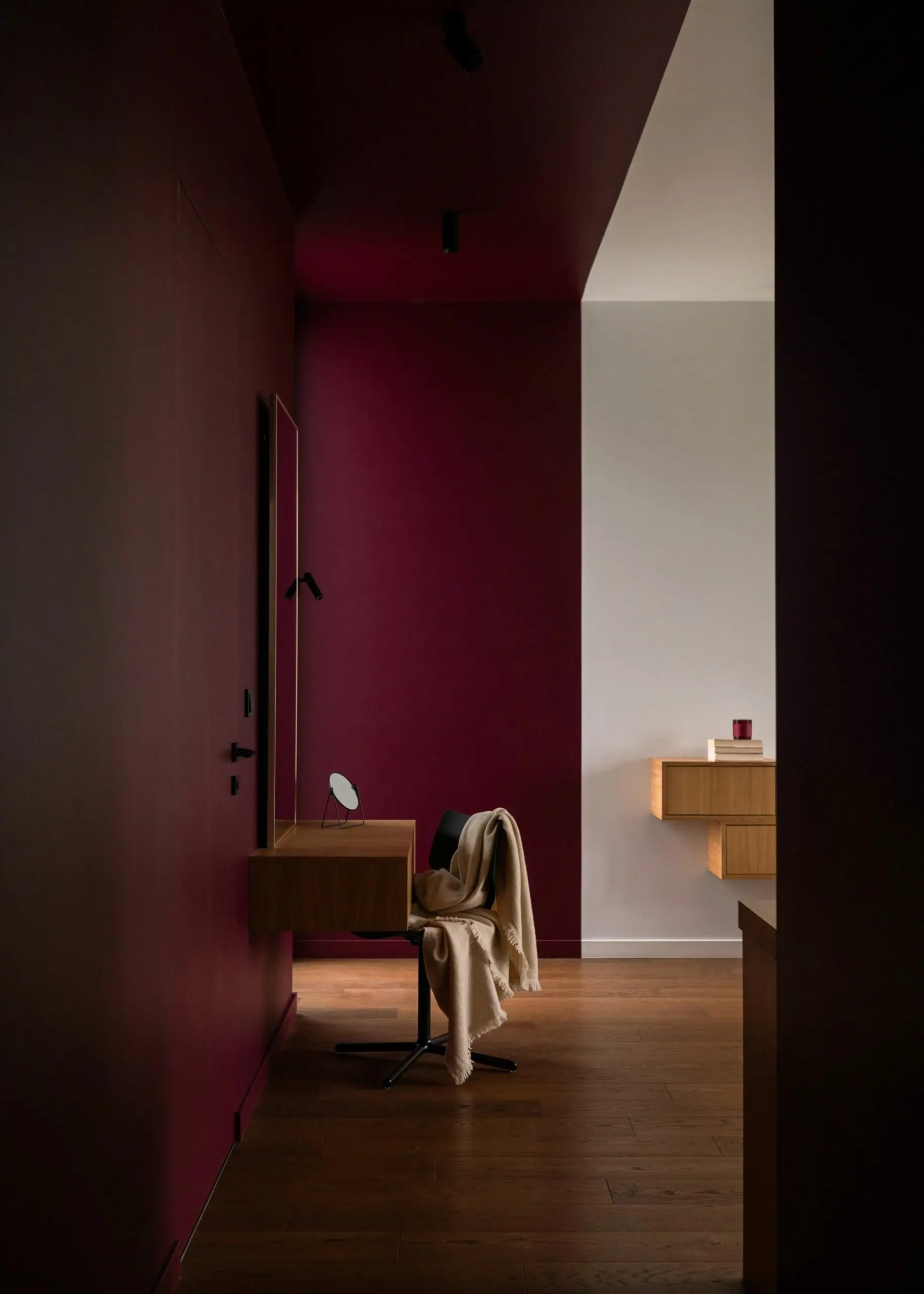 Viva magenta! 200 metrowy dom pod Warszawą | Design: P/art