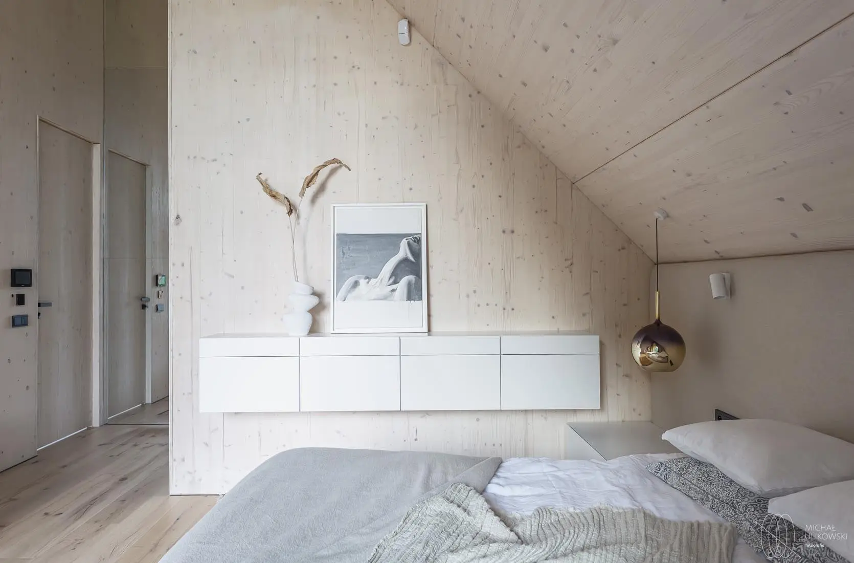 DOM NAD JEZIOREM | PROJ: YO HOME DESIGN PROJEKTOWANIE WNĘTRZ