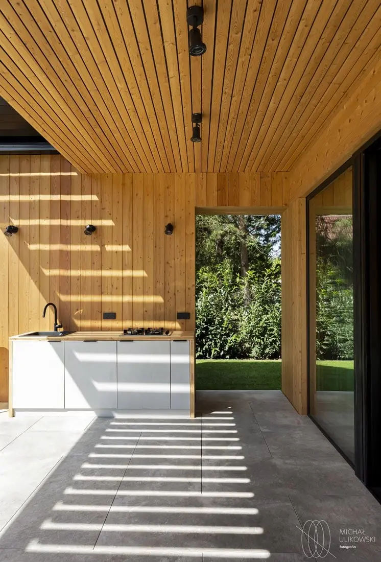 DOM NAD JEZIOREM | PROJ: YO HOME DESIGN PROJEKTOWANIE WNĘTRZ