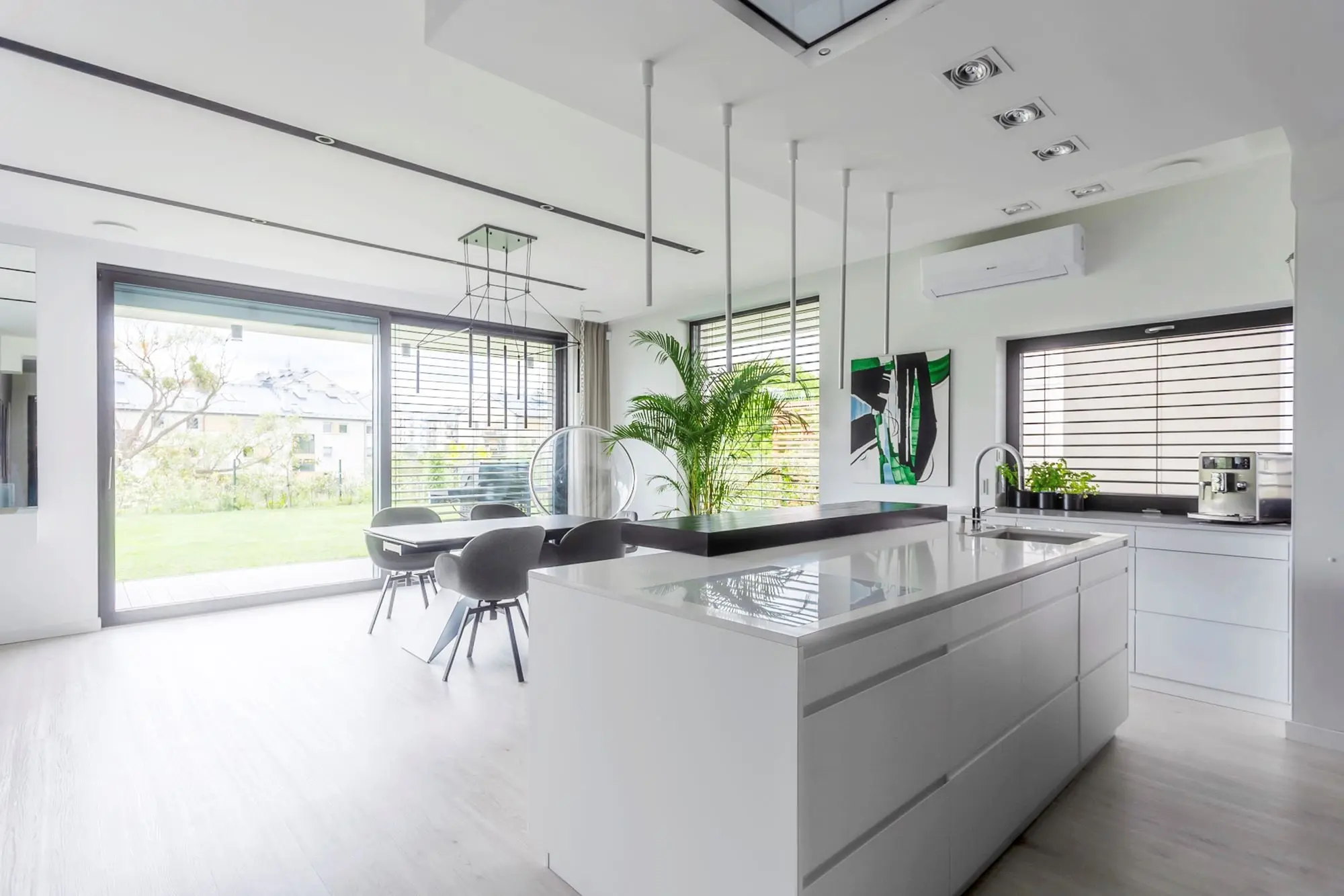 DESIGN: BEATA ALBRECHT AJOT