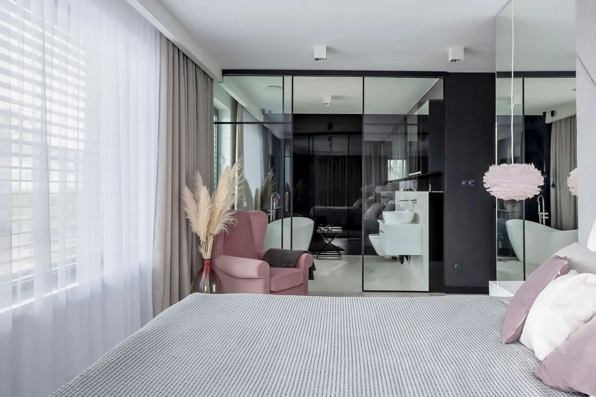 DESIGN: BEATA ALBRECHT AJOT