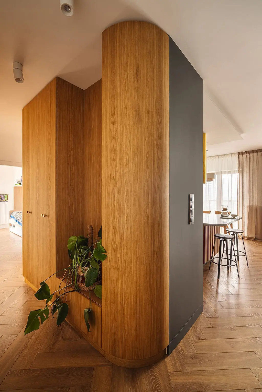 Szafa w przedpokoju | To Be Design |