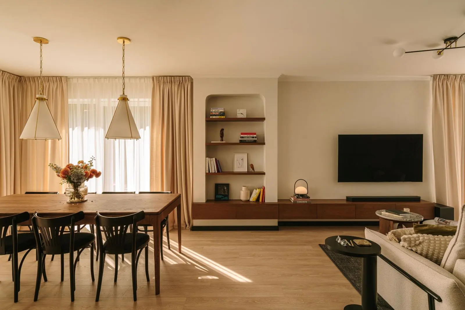 Design: Zorza Zdjęcia Mood Authors