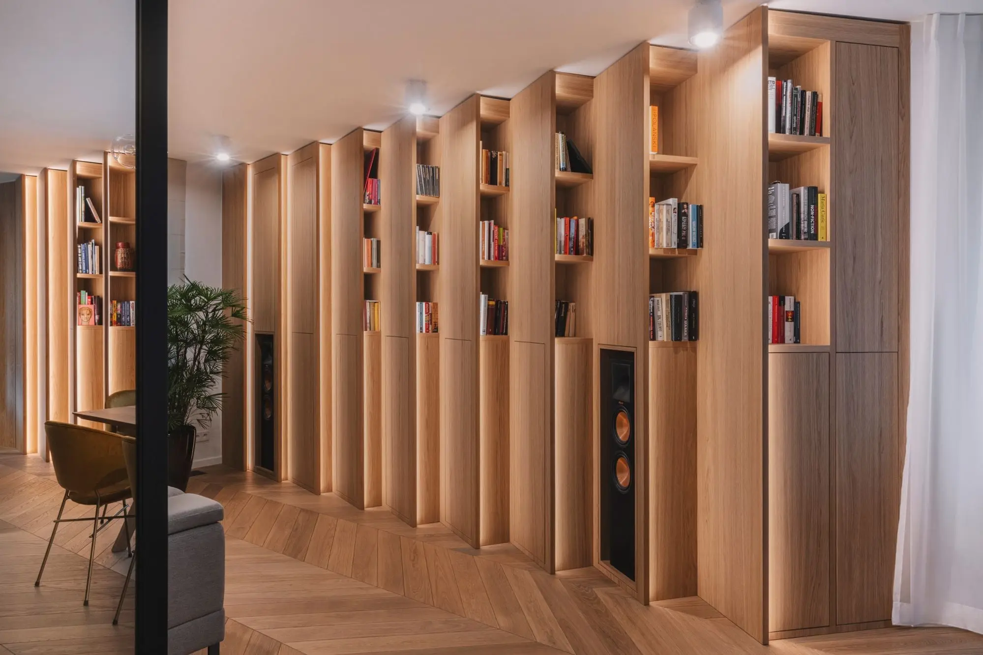 kroniki.studio Hanna Połczyńska. kontakt@kroniki.studio  Design: Architekura MIJO