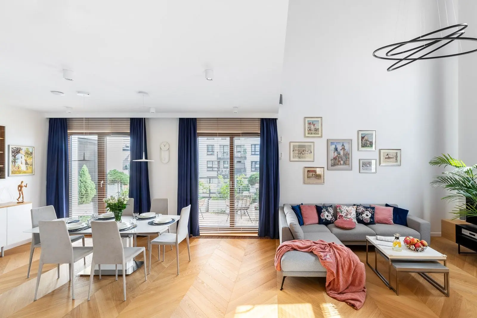 Design: Anna Dvořák - Zamiara