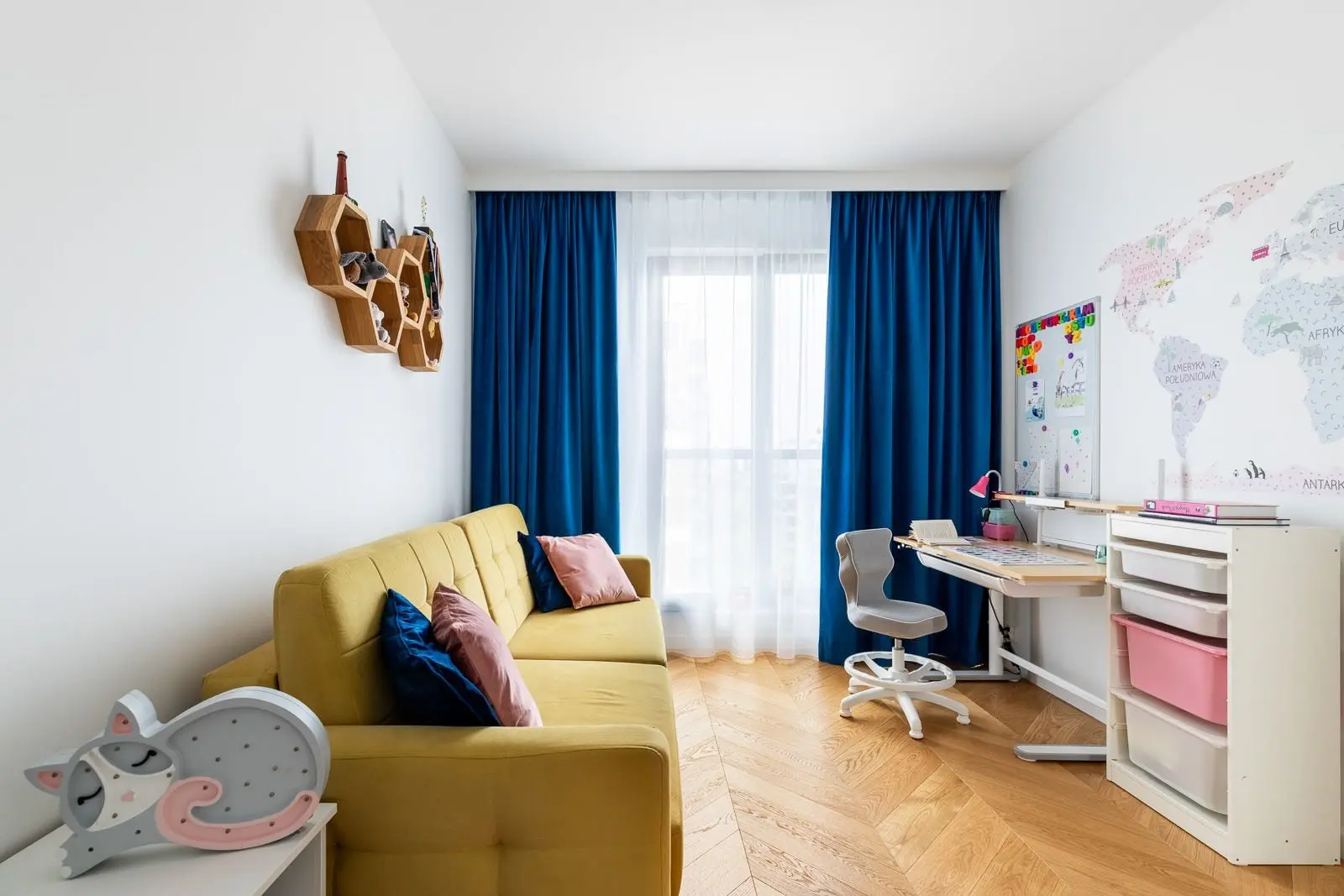 Design: Anna Dvořák - Zamiara