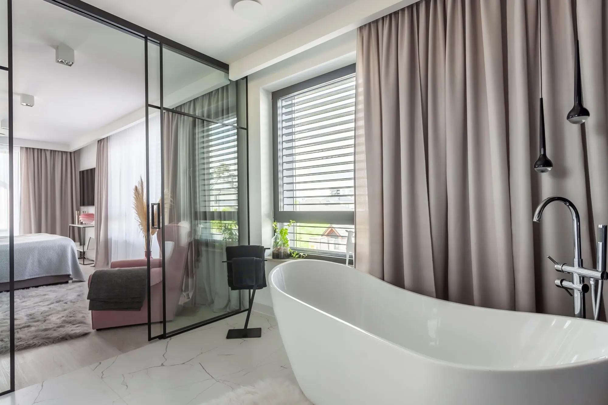 DESIGN: BEATA ALBRECHT AJOT