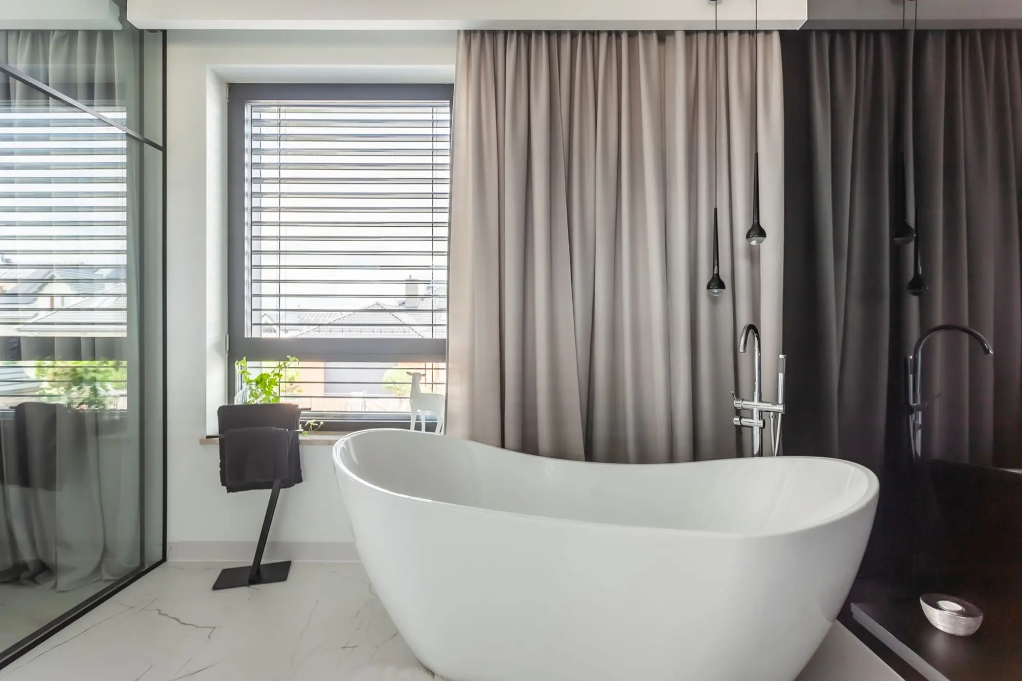 DESIGN: BEATA ALBRECHT AJOT