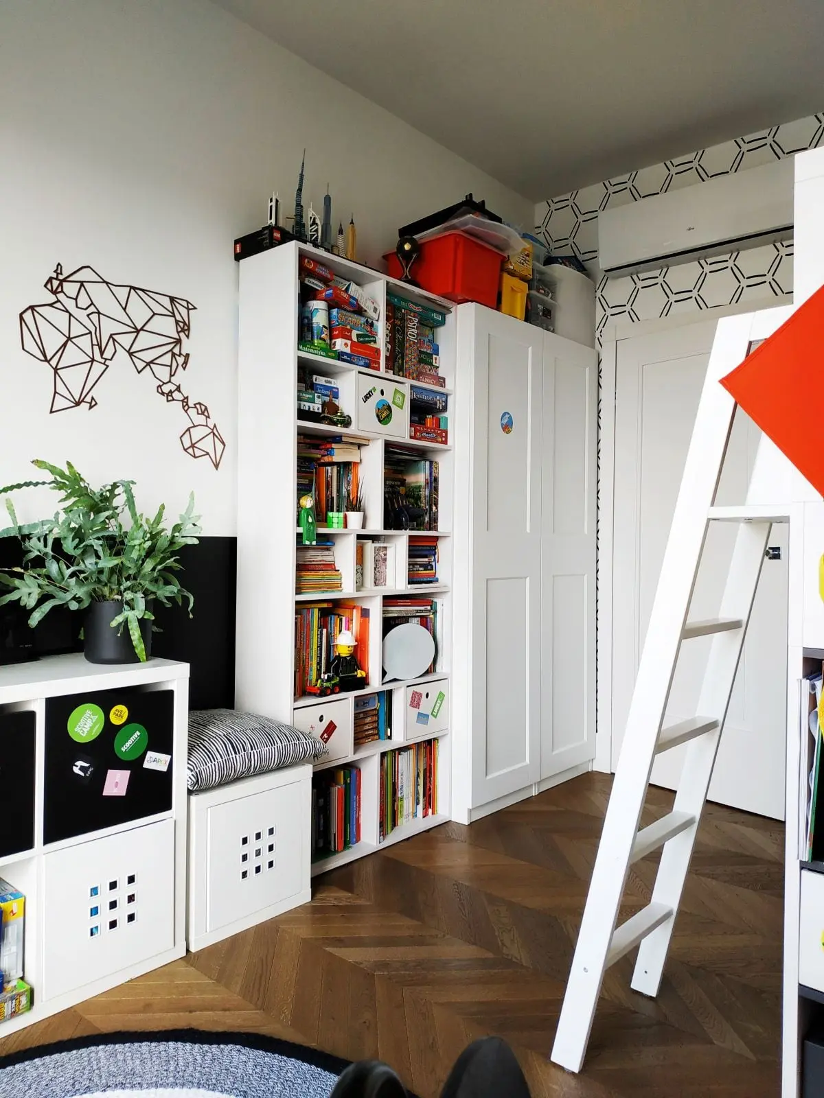 Design: LUVA oraz Pogotowie Wnętrzarskie