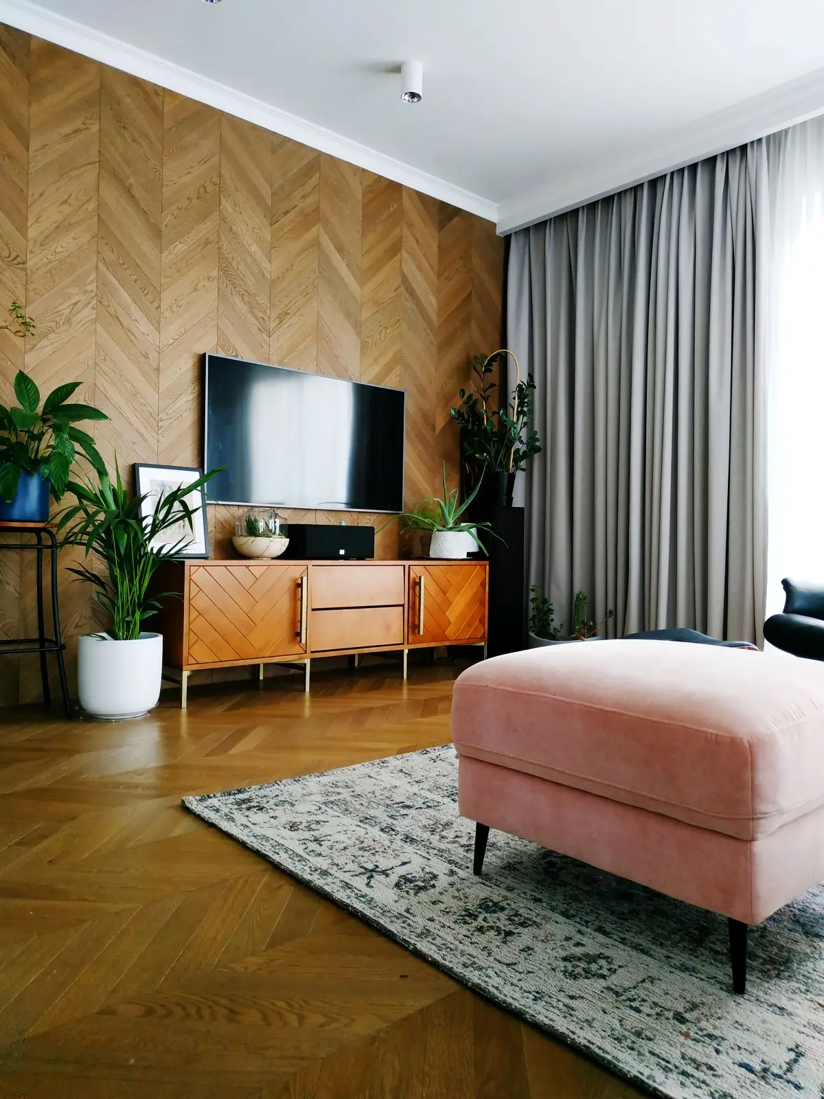 Design: LUVA oraz Pogotowie Wnętrzarskie