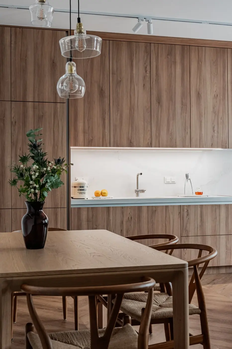 Projekt: Aleksandra Polakowska, Pracownia Architektury Wnętrz Deer Design Projekt mebli: Daniel Stochniałek z Pracowni Stolarskiej Deer Wood Zdjęcia: Zagórny Studio