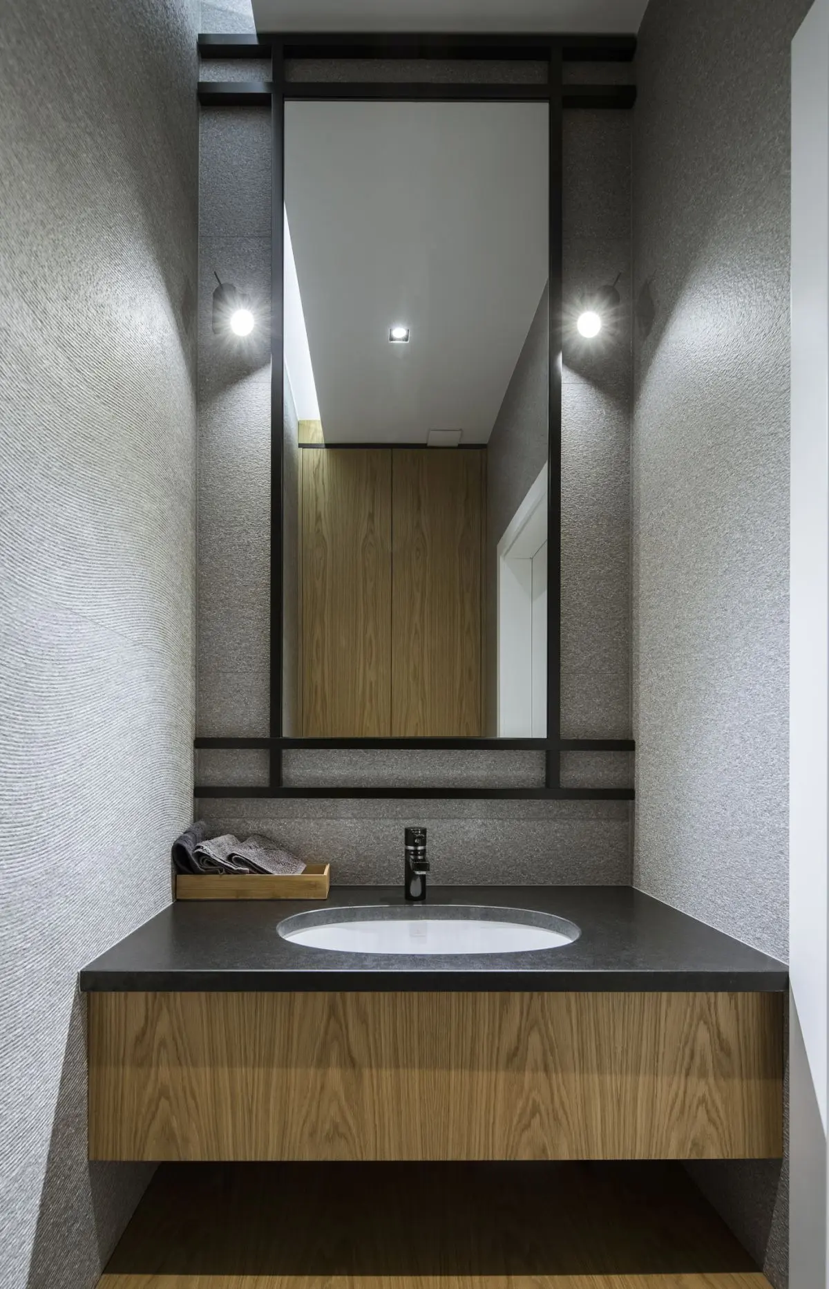 "Yassen Hristov/Hompics.com
+48697183174 hello@hompics.com"