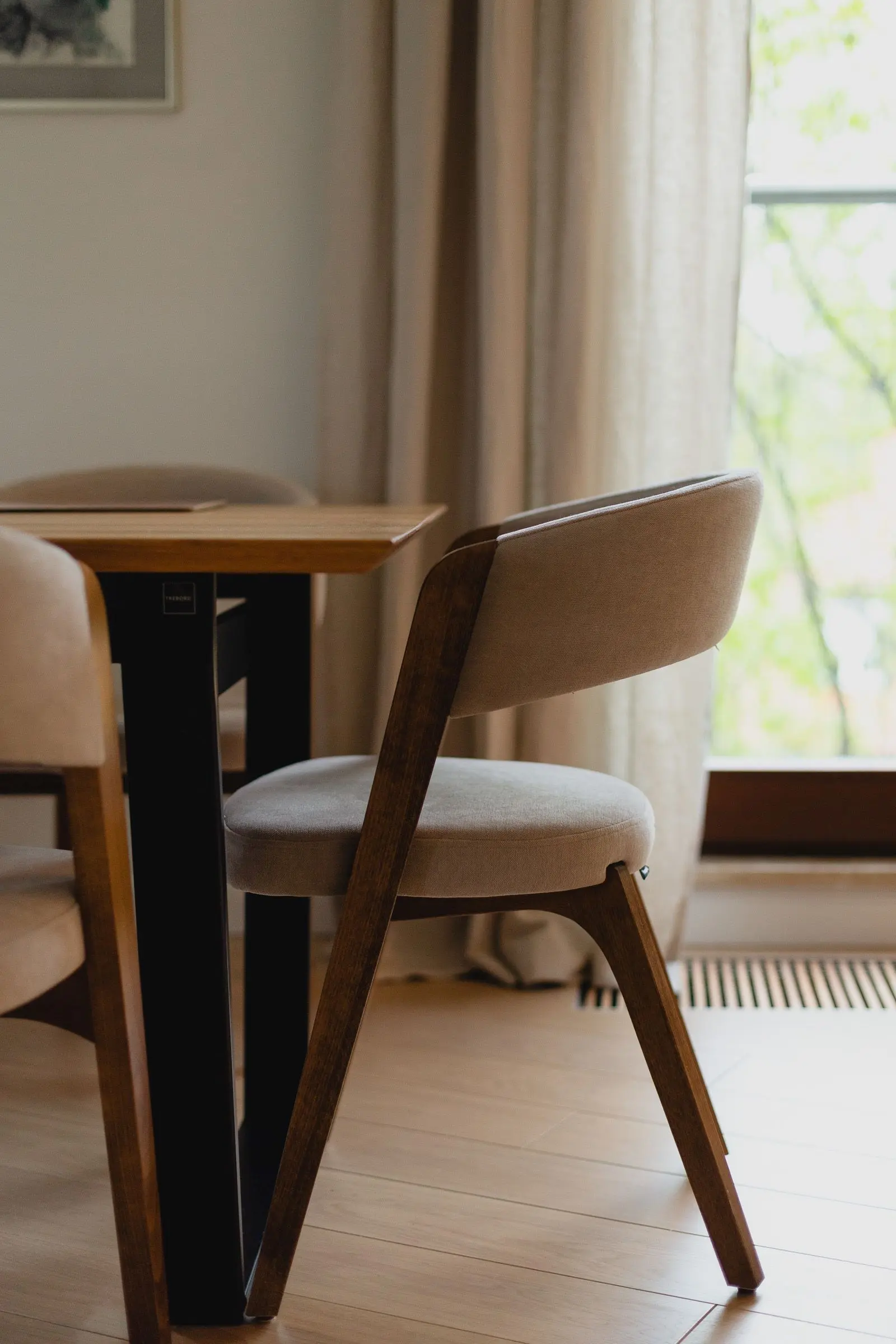 Projekt wnętrza: Karolina Strojecka-Kwapisz, Magdalena Krupczak, kanondesign.com.pl  Stylizacja: Paulina Ramlau  Zdjęcia: mrok.studio