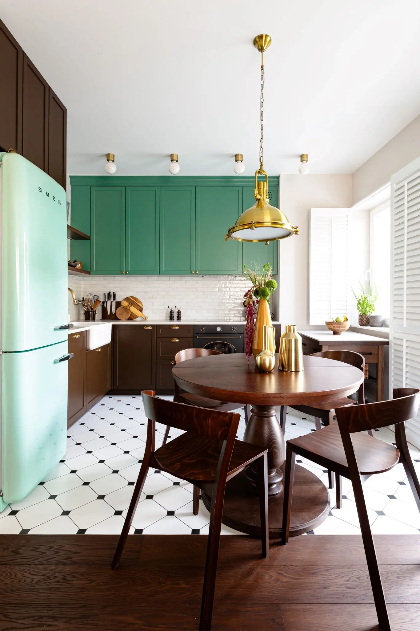 Projekt: Barbara Godawska Demate iHome Sudio Zdjęcia : Mrok Studio